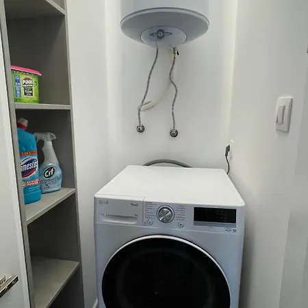 тони апартмент Μπουργκάς