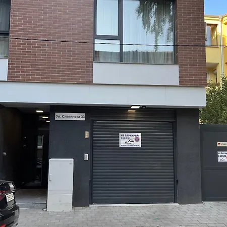 тони апартмент Appartamento Burgas